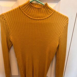 Marled Golden Ribbed Turtleneck Sweater